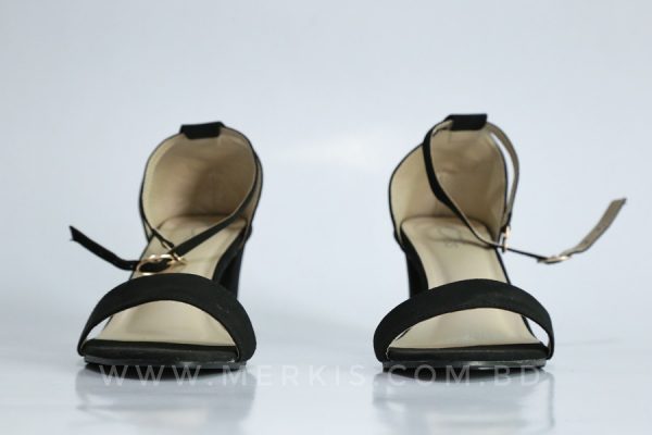 Classic high heel sandal for women