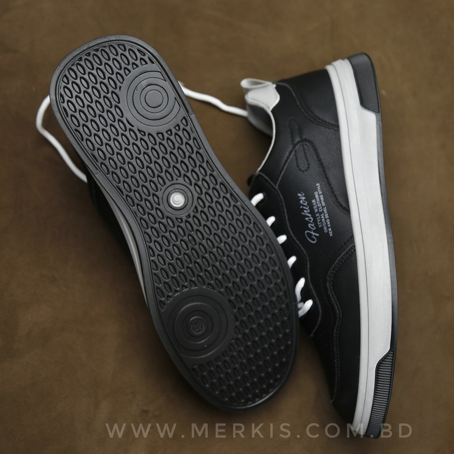 The best sneaker shoes available in online shopping store Merkis