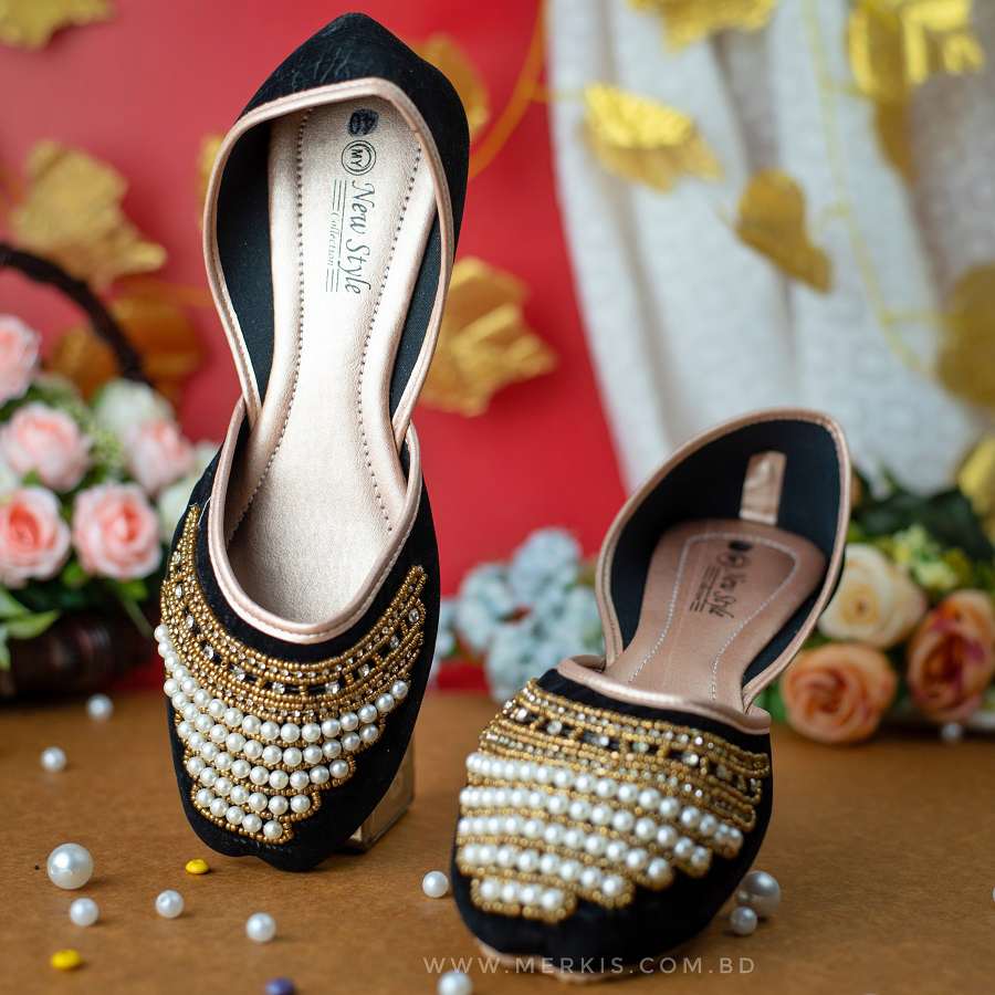 Pakistani jutti sandal shoes for women | Buy now it from Merkis