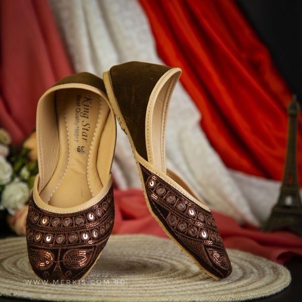 pakistani jutti sandal for women