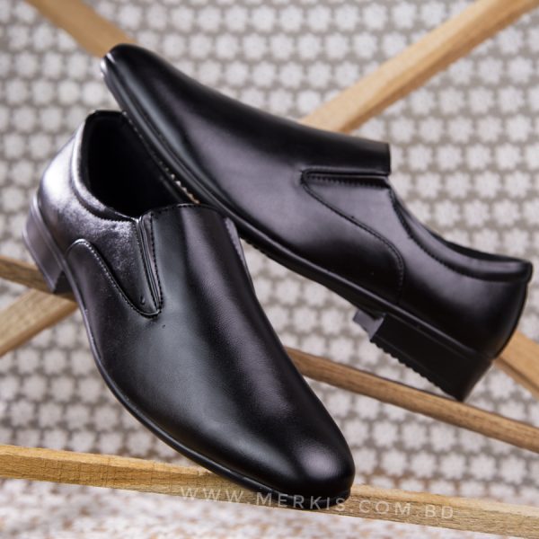 Stylish formal shoes