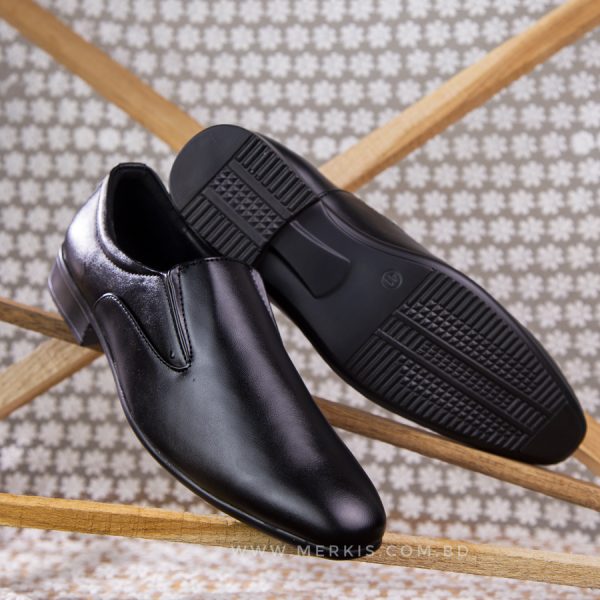 Stylish formal shoes