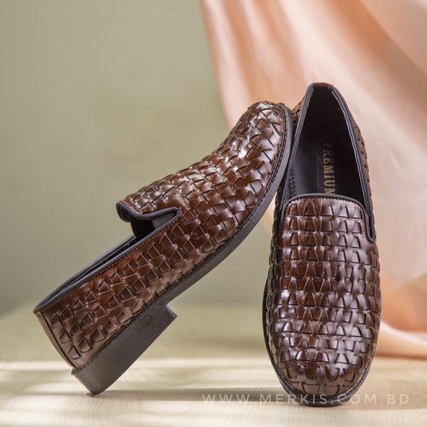 Tassel loafers with buckle