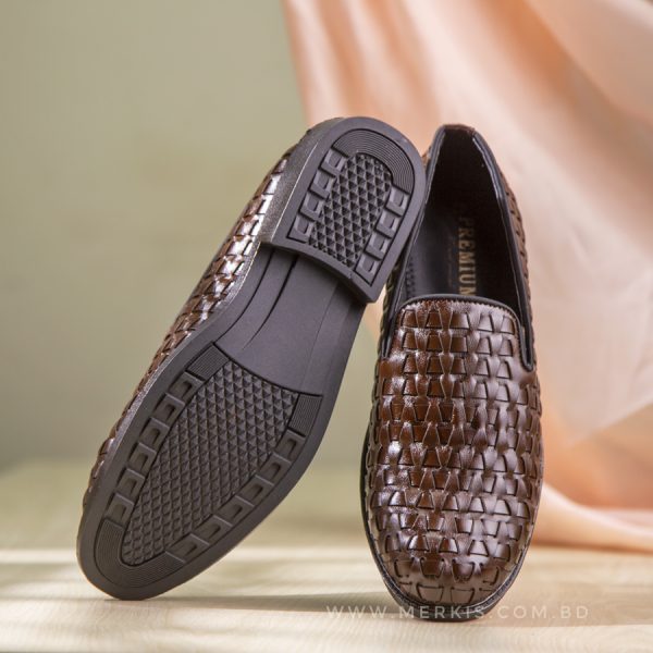 Tassel loafers with buckle