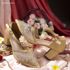 women's heeled sandal