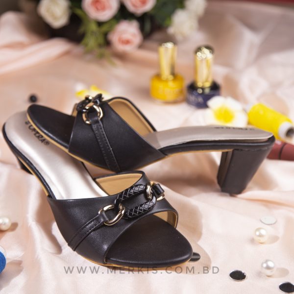 low heel black sandals