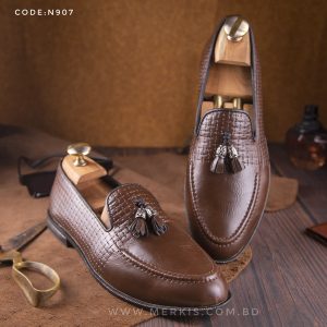 Tassel Loafer Shoes In Chocolate