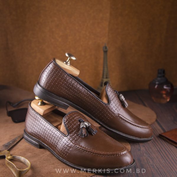Tassel Loafer Shoes In Chocolate