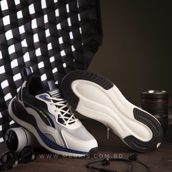 Oversize stylish sports shoes