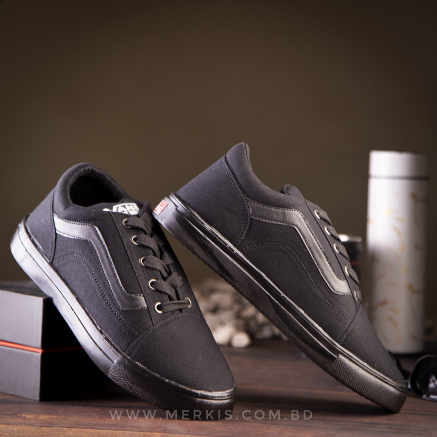 Affordable Black Sneakers For Men | Sneaker Spotlight | Merkis