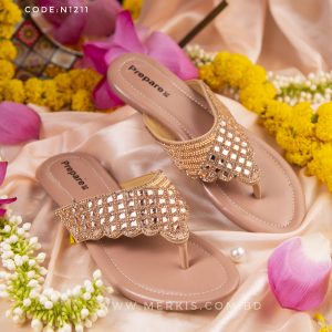 Trendy flat sandals for women