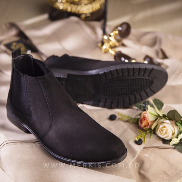 Chelsea Black boots