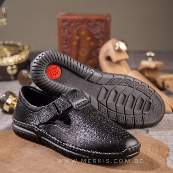 black new leather sandal