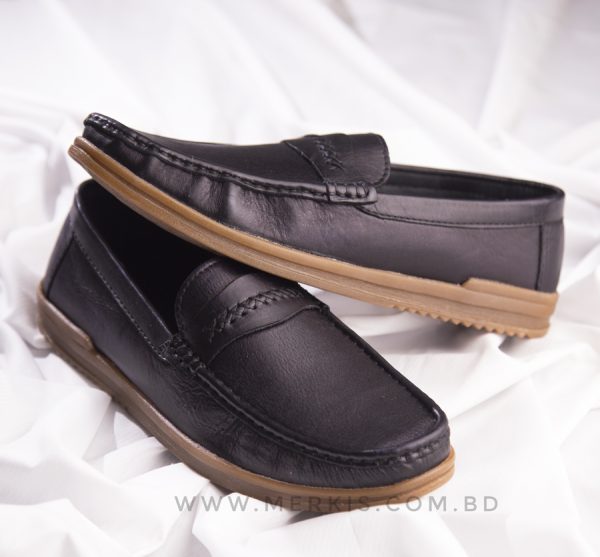 black new casual shoes