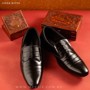 trendy black formal shoes