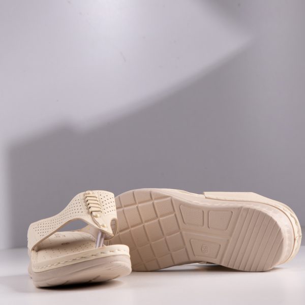 comfortable flat sandal for women