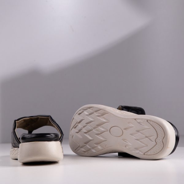 trendy flat sandal for women