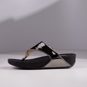 black flip flop sandal for women