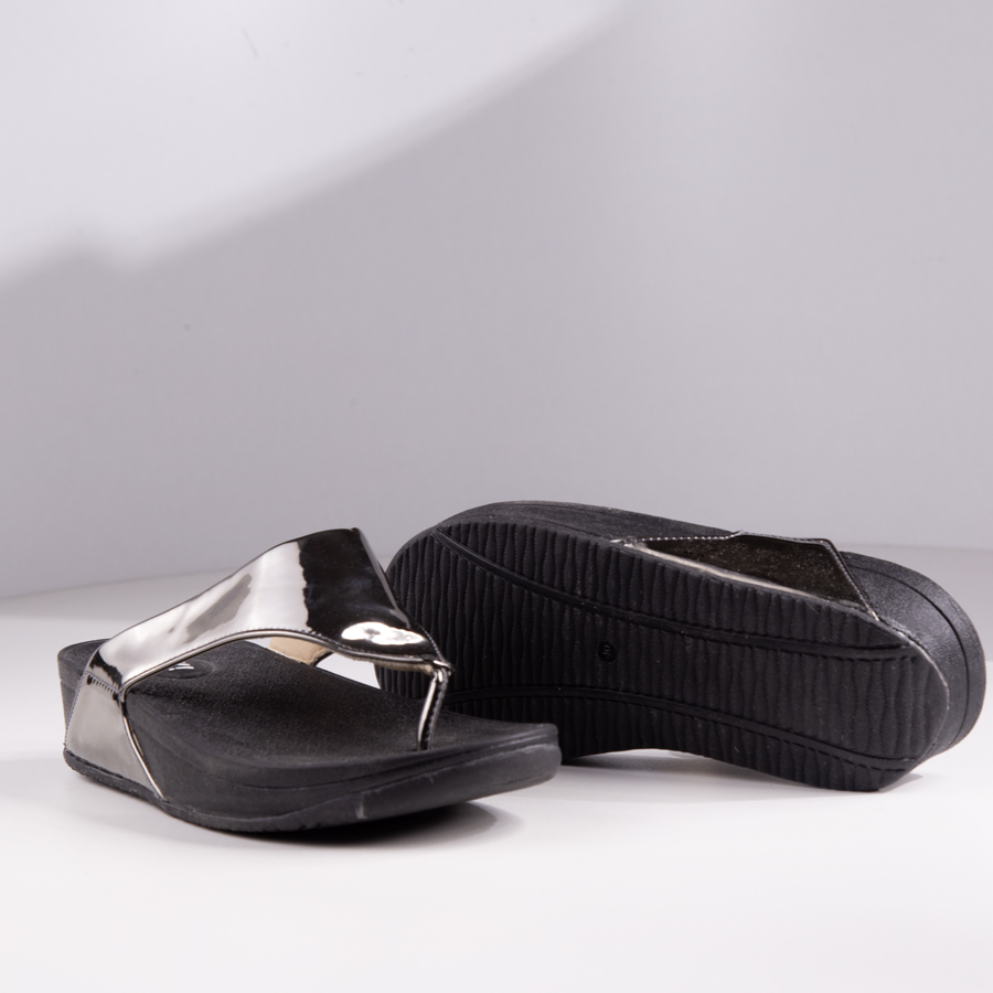 Black Flip Flop Sandal For Women | Classic Elegance | Merkis