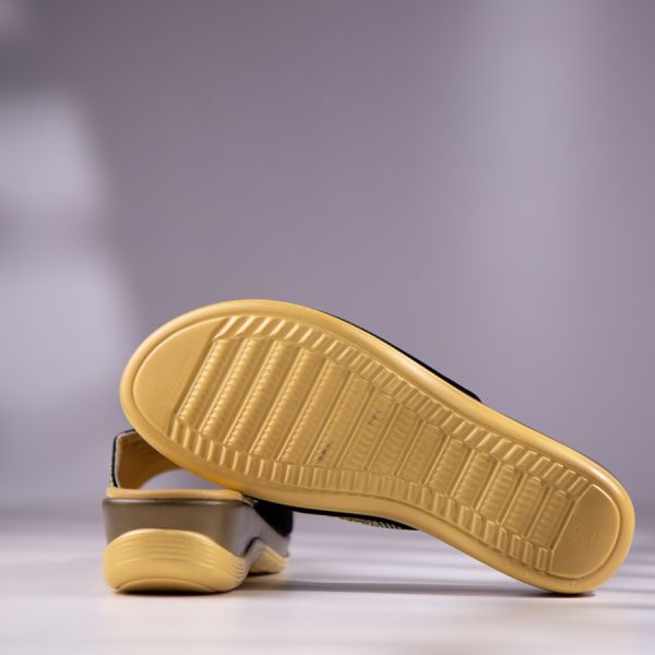 low heel sandal for women
