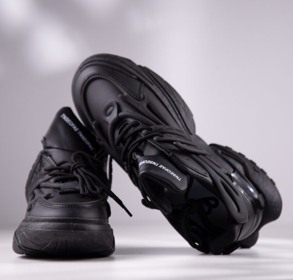 latest black balmain sneakers