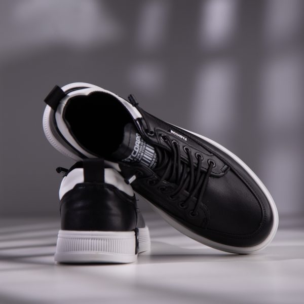 fashionable mens sneakers price