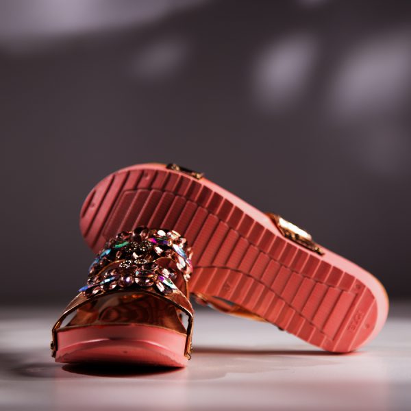 bd best low heel sandal for women