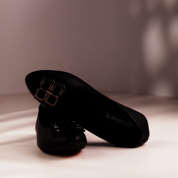 black slip on shoes bd